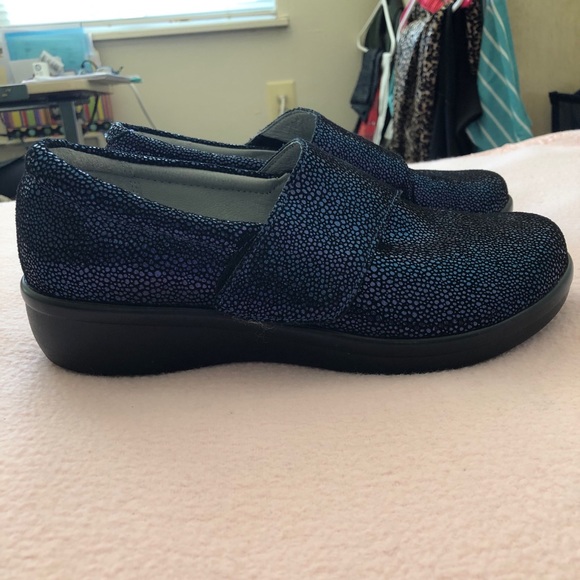 alegria peacock blu/purple leather slip on NWOT - Picture 7 of 11